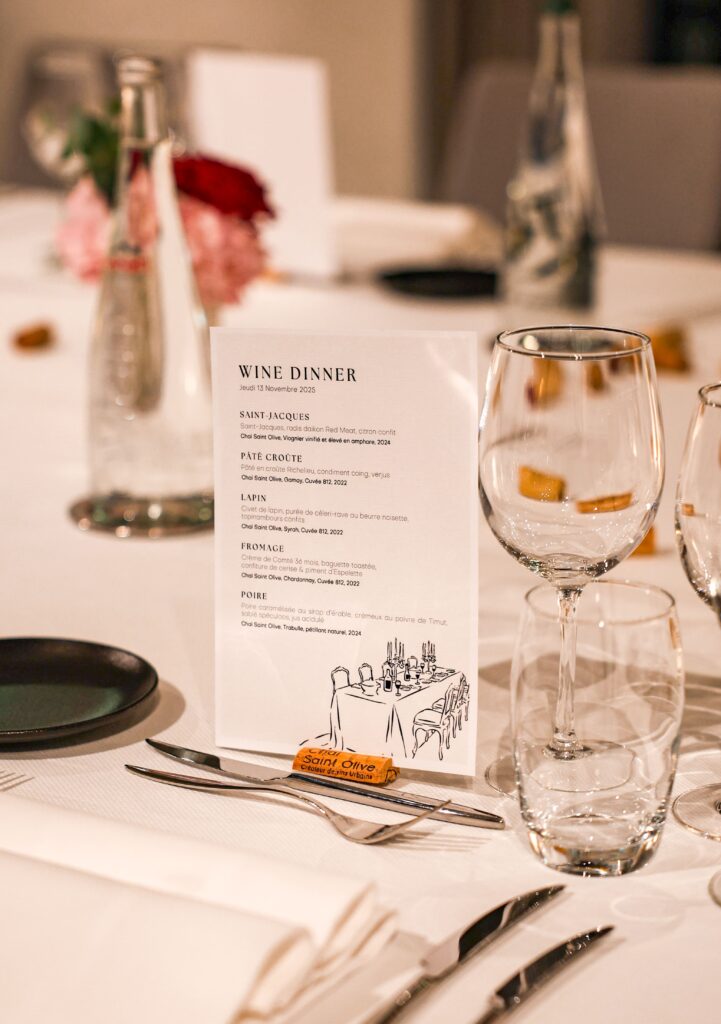 Menu du Wine Dinner et verre de vin, événement œnologique au restaurant Epona Lyon.